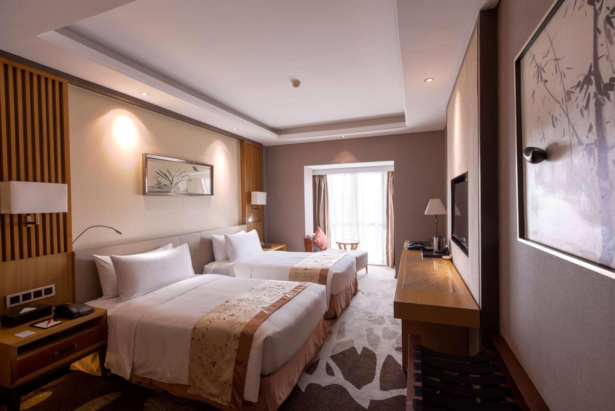 Отель Ramada Plaza By Wyndham Fuzhou South Экстерьер фото